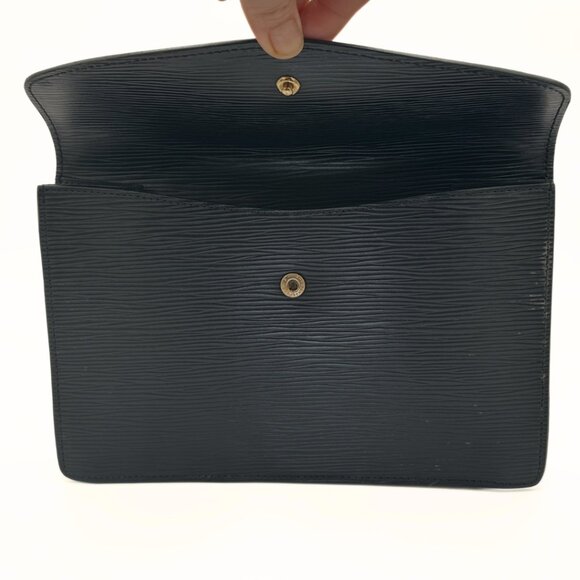 Louis Vuitton Epi 23 Black Leather Clutch - Picture 3 of 8
